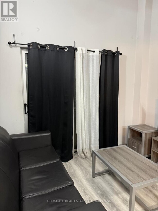 Photo - 275 Larch St Unité G114