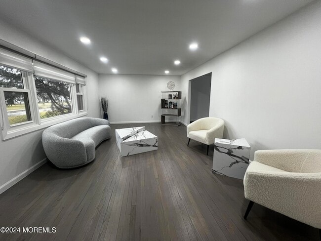 Photo - 85 Locust Ave