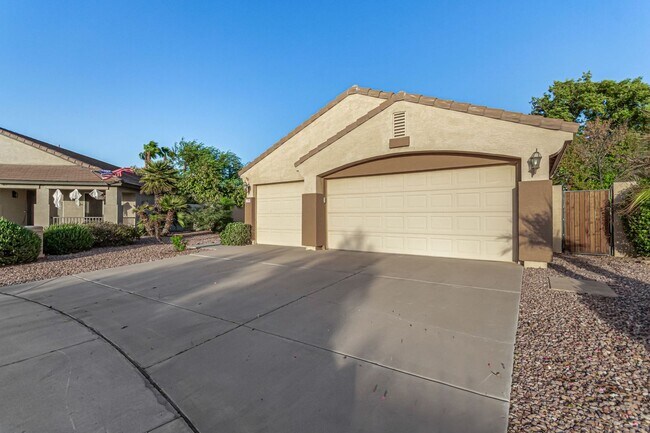 Photo - 3-bedroom plus bonus room with 3-car garage on large lot