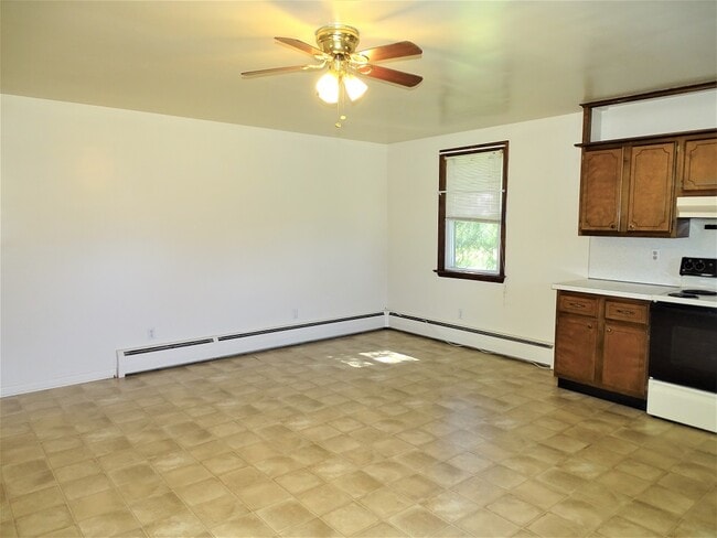 Photo - 267 E Main St