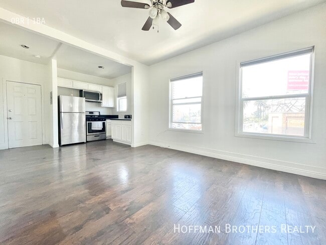 Building Photo - 1906 Cimarron St