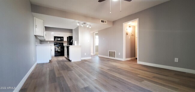 Building Photo - 3313 N 68th St Rental