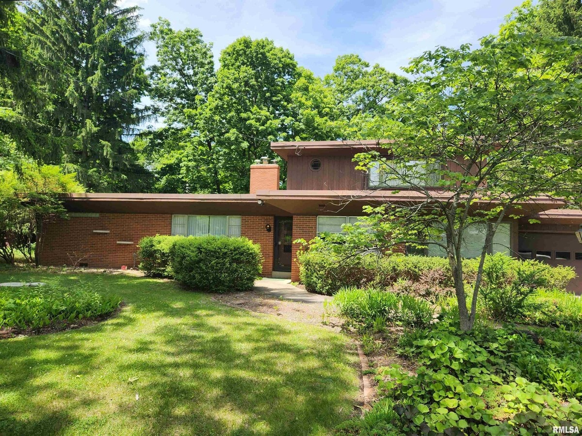 Photo - 151 W Detweiller Dr