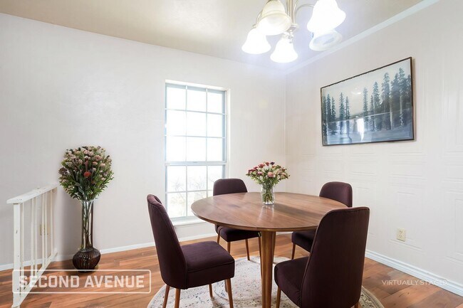 Photo - 160 Crestwood Blvd