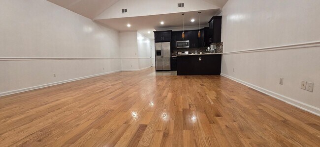 Photo - 47 TERHUNE Ave Unidad 2