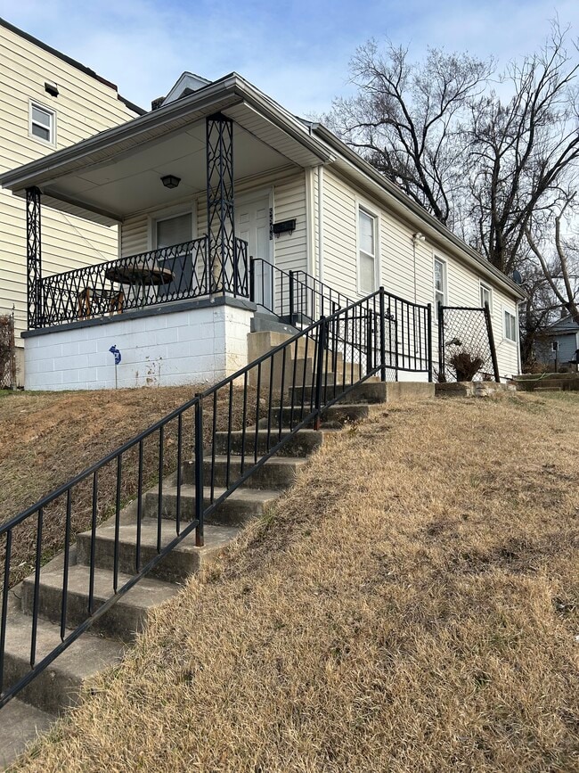 Photo - 5508 Beacon Ave