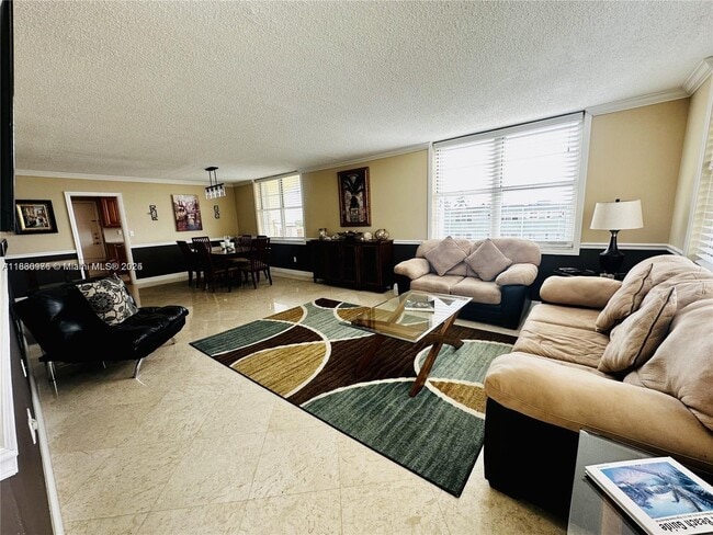 Building Photo - 1501 S Ocean Dr Unit 406