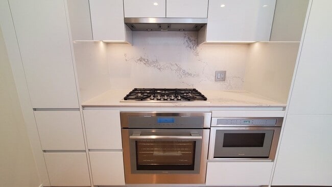 Photo - 135 Seaport Blvd Unidad 908