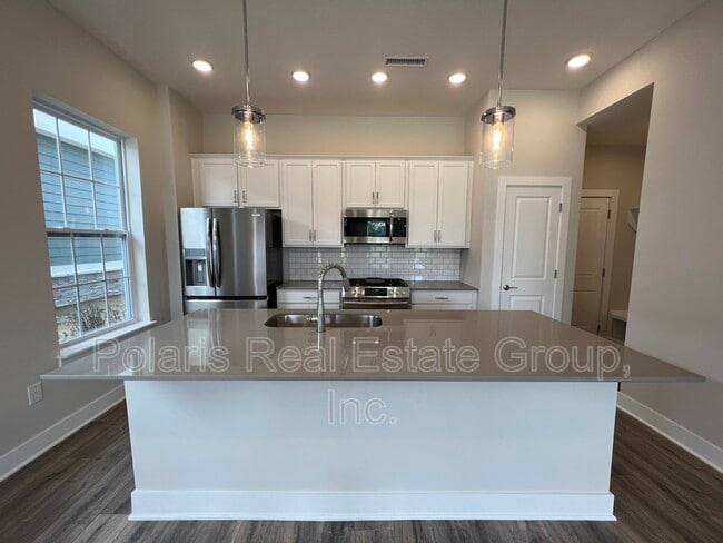 Photo - 577 Steinbeck Pl
