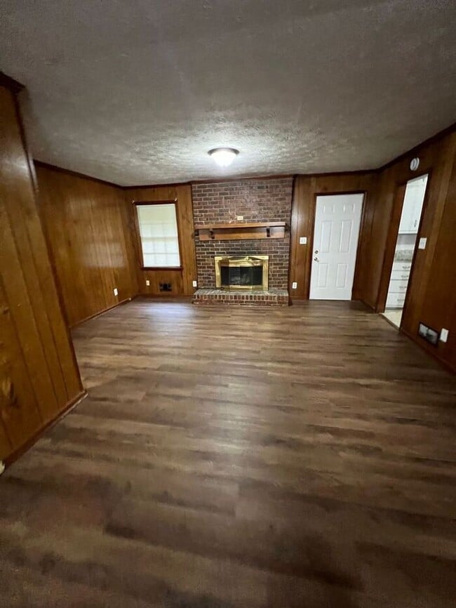 Photo - READY NOW!!!! 3 bed 2 bath!