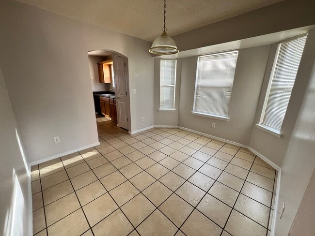 Photo - PRICED TO RENT QUICKLY !!