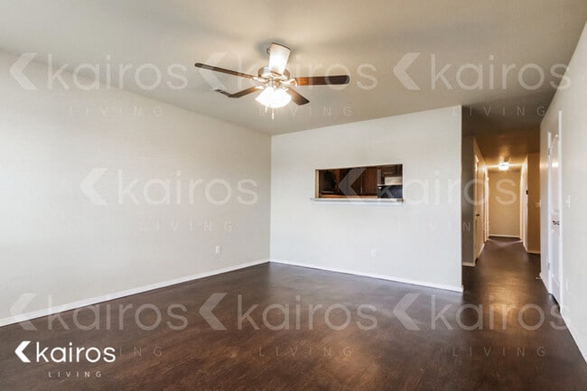 Photo - 5005 Thomas St