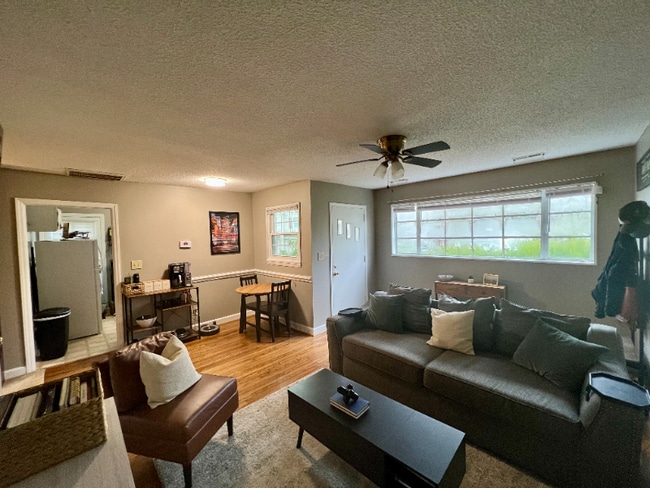 Photo - 1301 Richmond Pl Unidad 1301