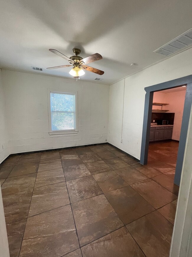 210 Roesler Rd