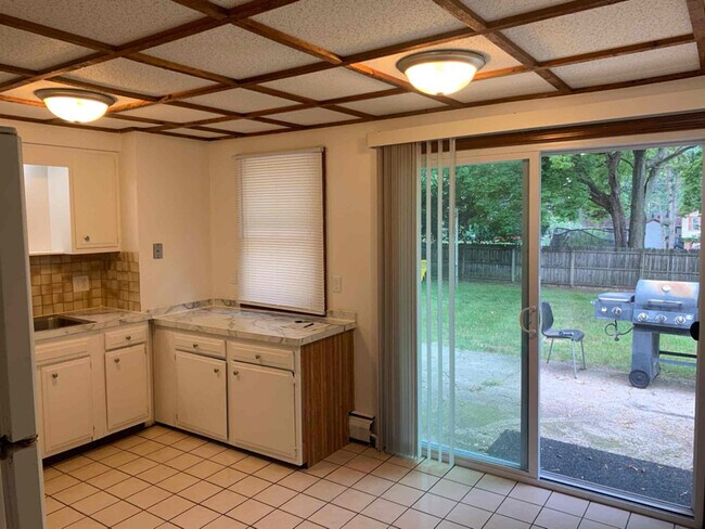 Photo - 1303 Fallingbrook Dr SE