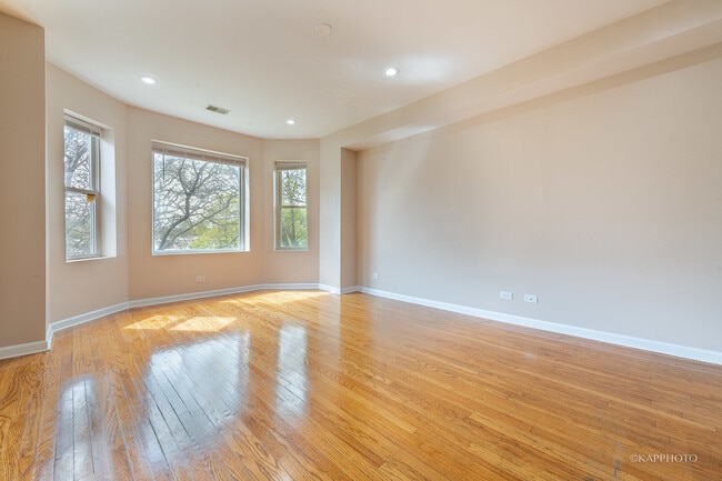 Photo - 8225 S Prairie Ave Unidad 1