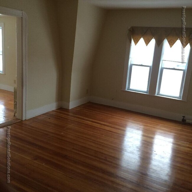 Photo - 354 Shirley St Unit 3