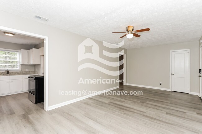 Photo - 214 Evergreen St