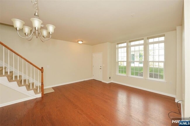 Photo - 22 Clover Ln