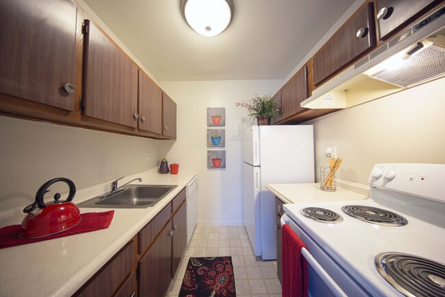Photo - Hillcrest / Park Place Apartments