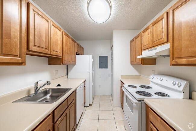 4BR, 2BA - 1,199SF - Kitchen