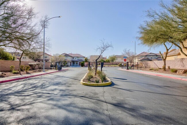 Photo - 5650 St Elias St