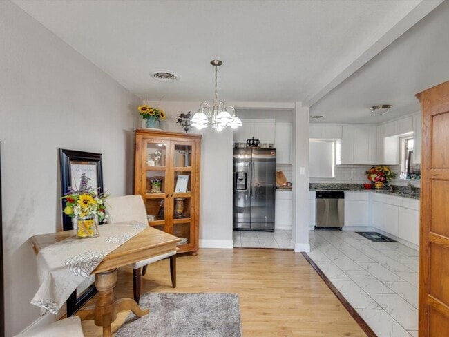 Photo - 801 Pecan St