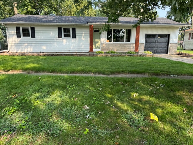 Building Photo - 294 Arrowhead Dr