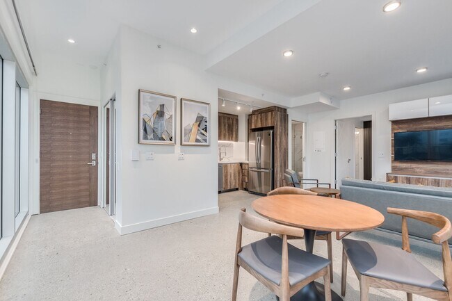 Photo - 1170 Barclay St Unit 305