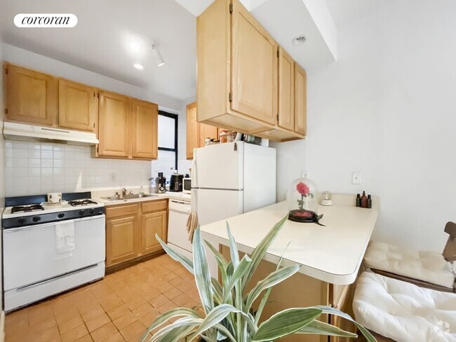 Building Photo - 200 W 123rd St Rental