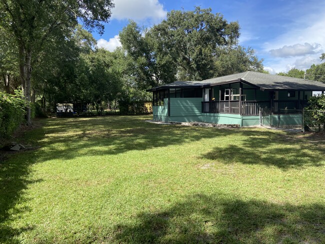 Photo - 5414 Lake Le Clare Rd