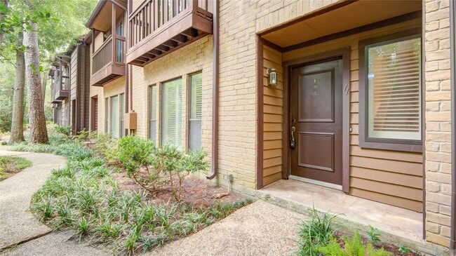 Building Photo - 11711 Memorial Dr Unit 11