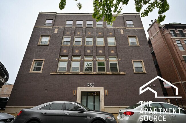 Photo - 930 W Dakin St