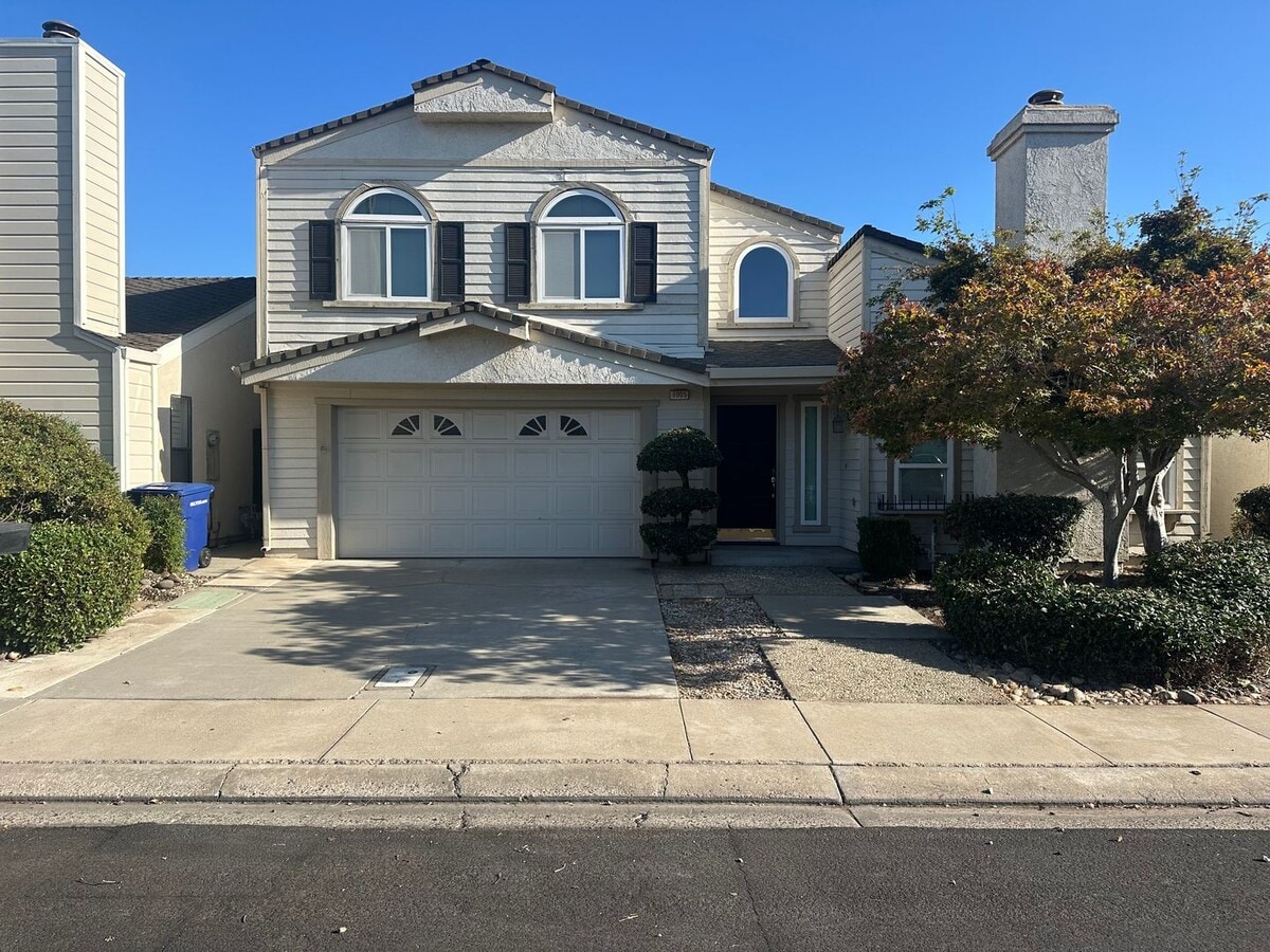 Photo - 1005 Westmont Ct