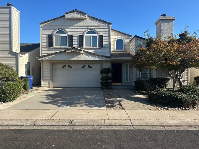 Building Photo - 1005 Westmont Ct