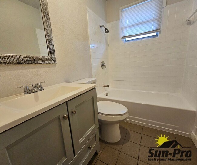 Photo - 708 Georgia St Unit 4