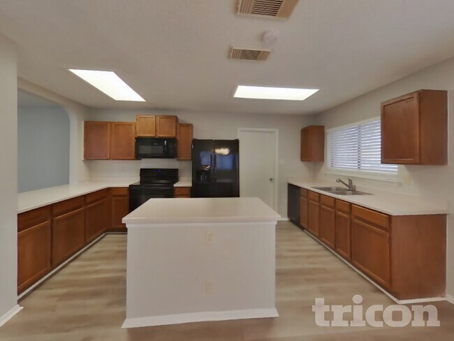 Photo - 8011 Talkenhorn