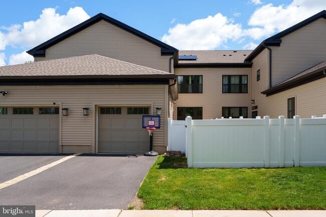 Photo - 3 E Hartwick Dr