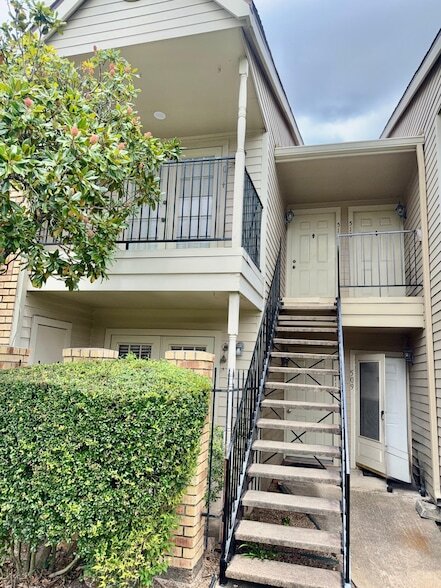 Building Photo - 3600 Jeanetta St Unit 512