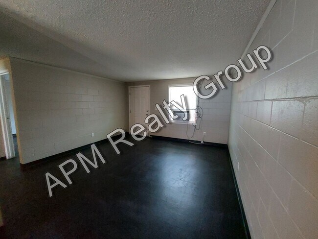 Photo - 2 bedroom apartment - 50% off first month!