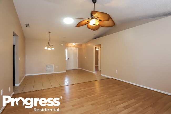 Photo - 4208 76th Dr E