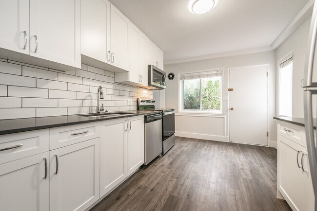 Photo - Vanguard Apartments