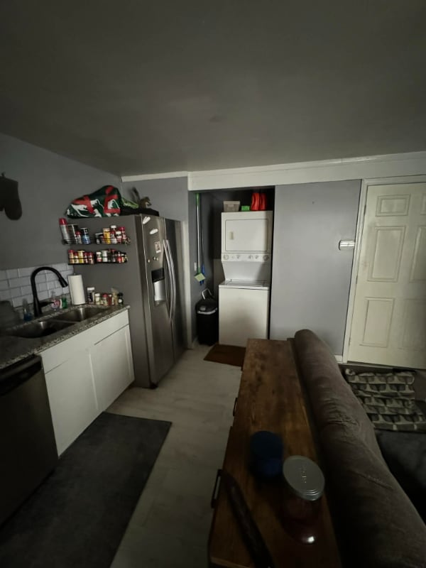 Photo - 531 W King St Unidad B