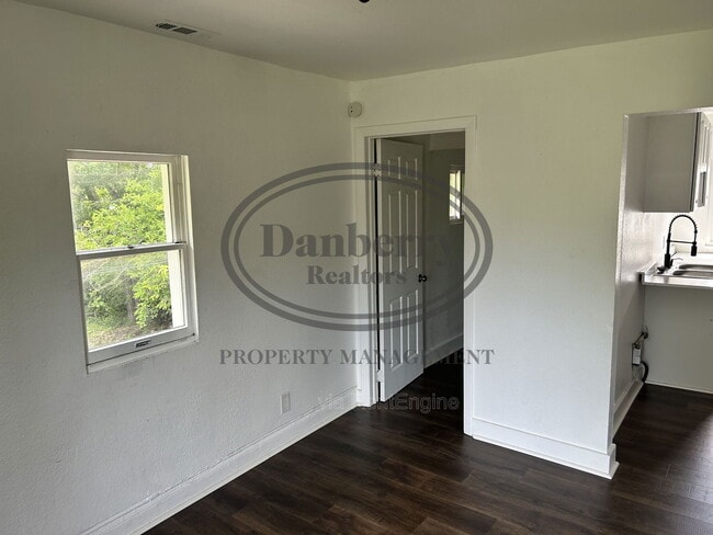 Photo - 1848 Cone St Unit 2