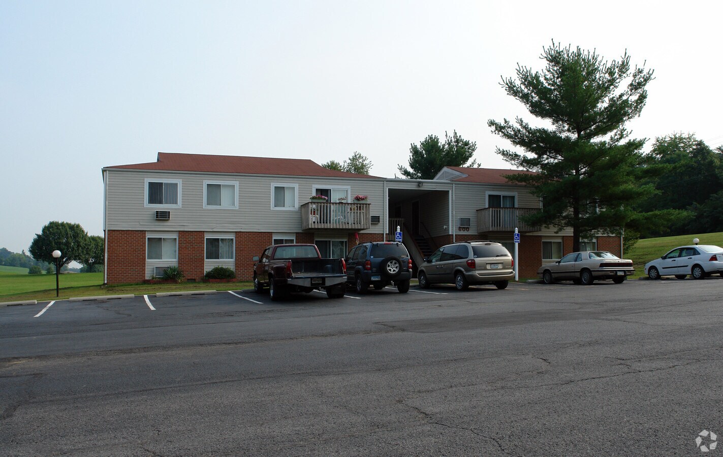 Photo - Quaker Creek Apartments