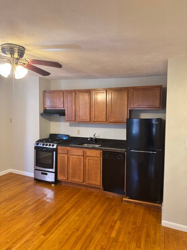145 Endicott St Unit 4