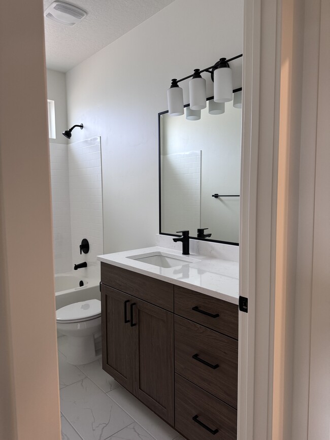 Baño de invitados - 4404 W 300 N