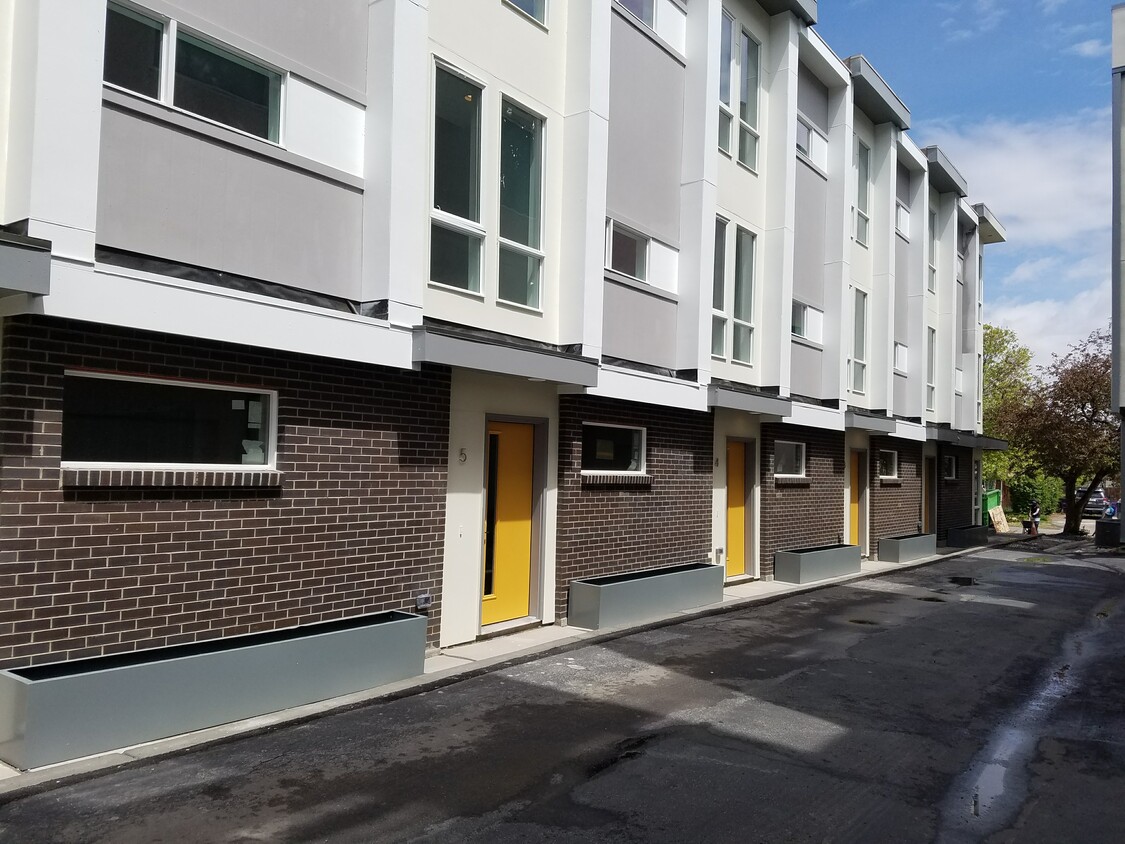 Photo - 1711 Hooker St (Denver, CO)