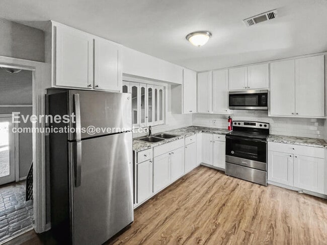 Photo - 4551 Manila Dr