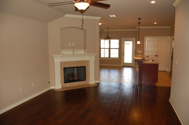 Photo - Adorable 3 Bedroom w/ Excellent Location!